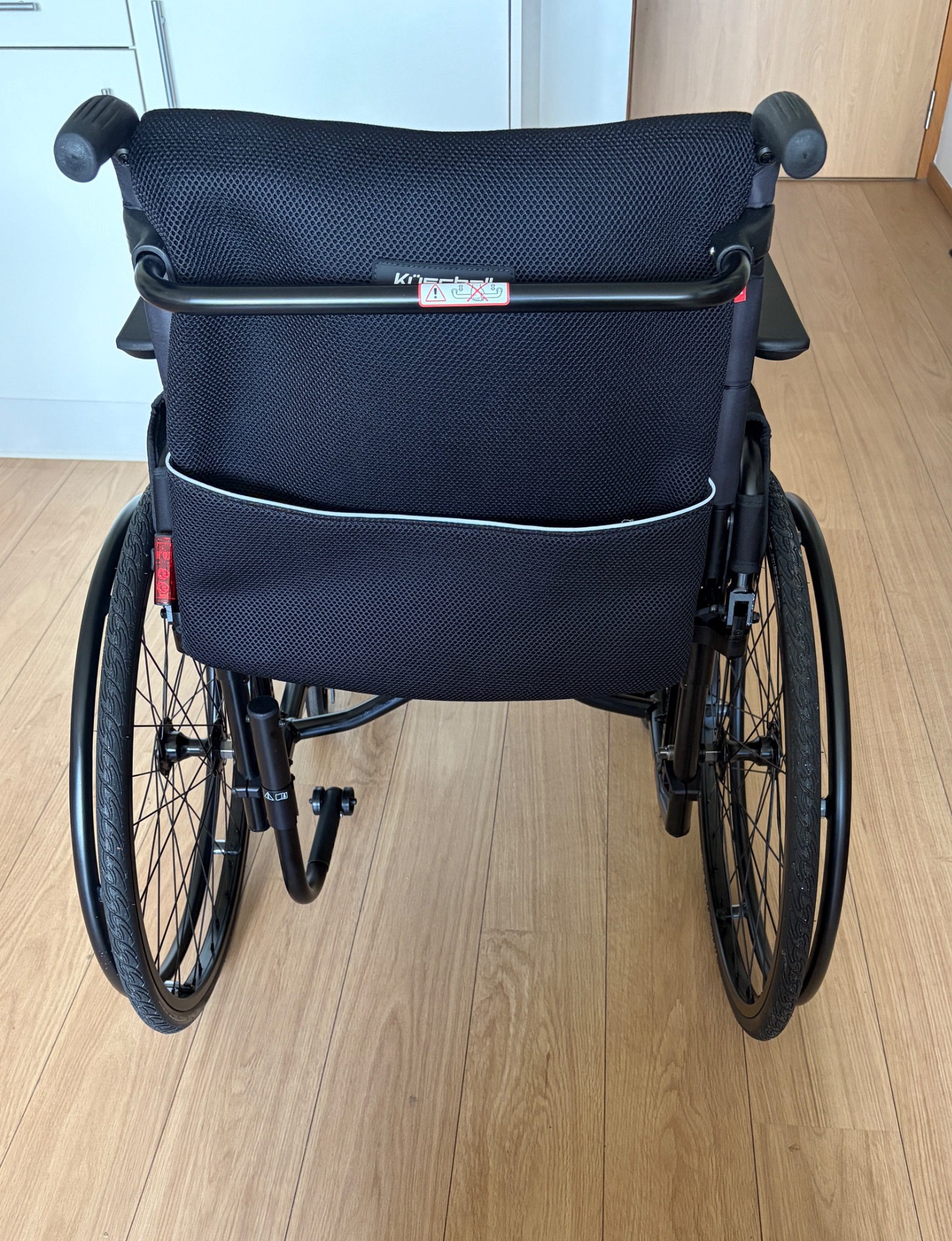 Vue arrière du fauteuil roulant Küschall